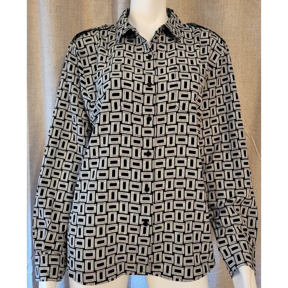 KARL LAGERFELD PARIS Women's Monogram Printed Utility Button Down Shirt Large - Picture 3 of 12